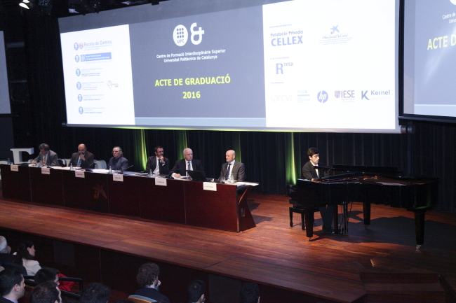 Interludi musical, estudiant David Ariza.JPG