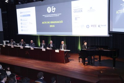 Interludi musical, estudiant David Ariza.JPG