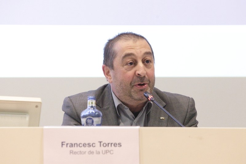 Cloenda Rector UPC, Sr. Torres.JPG