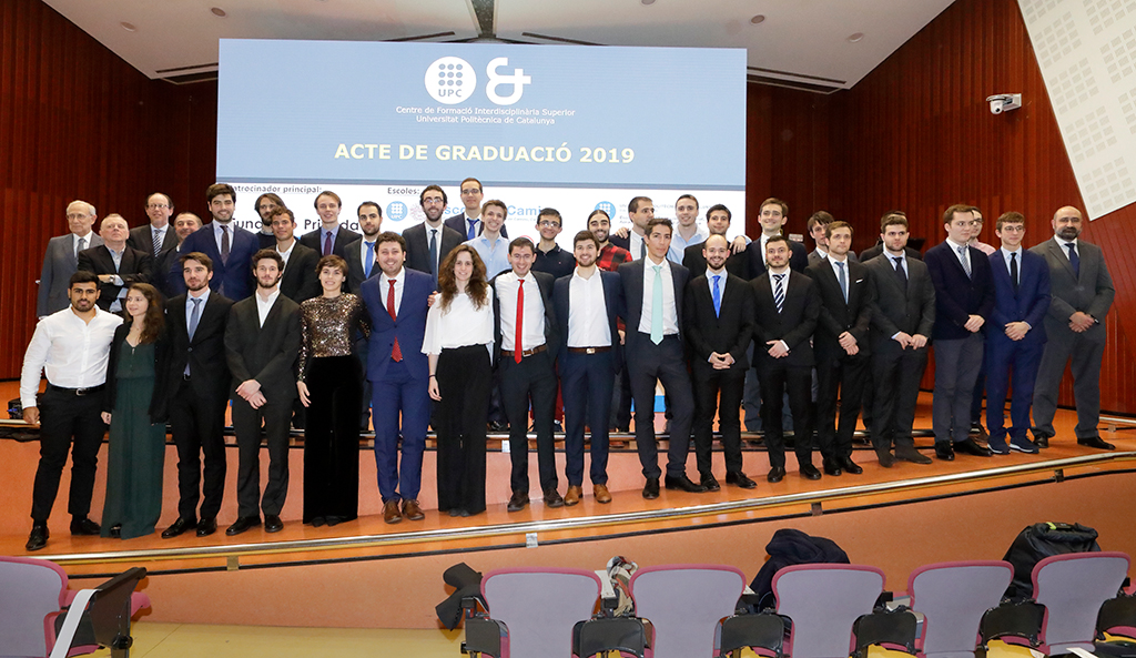 Estudiants titulats 2019.jpg sampleimg11.jpg