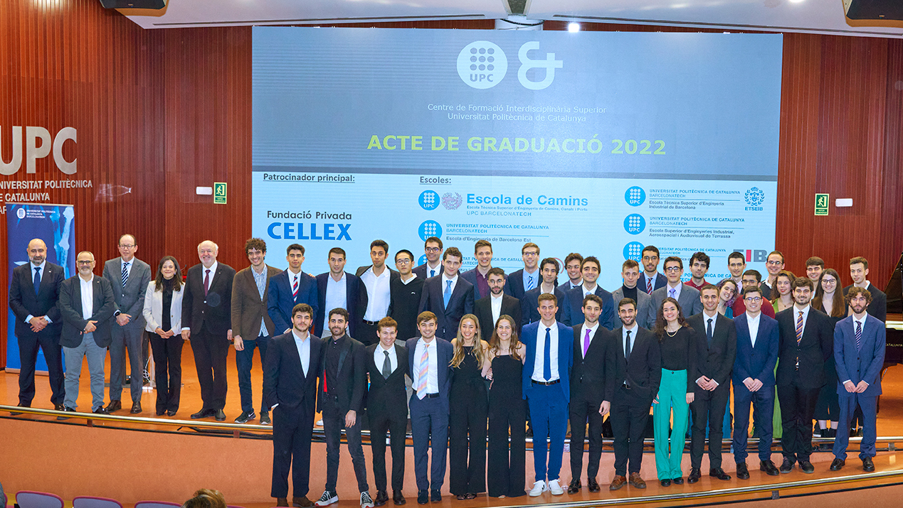 Estudiants titulats 2019.jpg sampleimg11.jpg