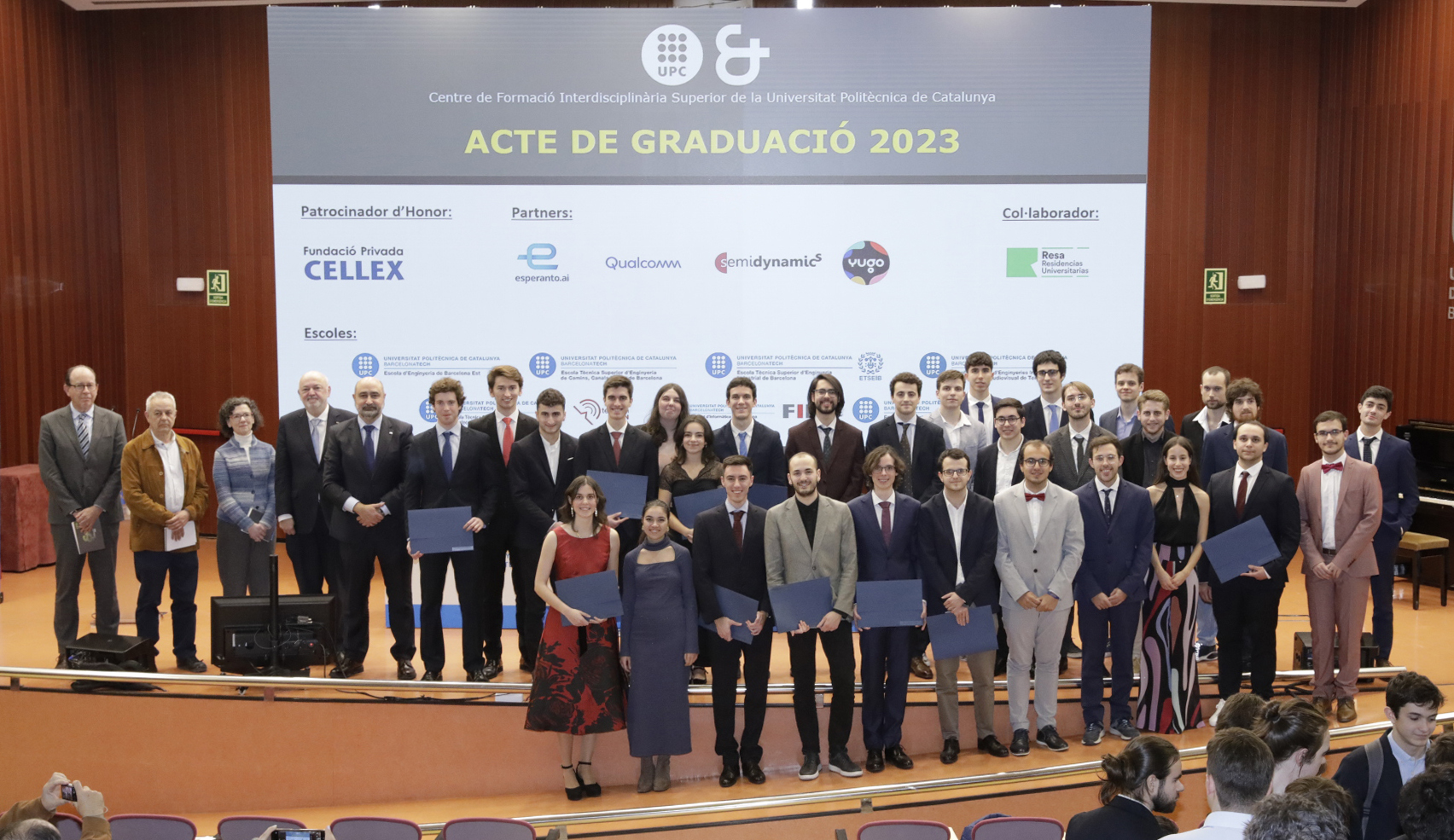 titulats 15a promoció CFIS.JPG