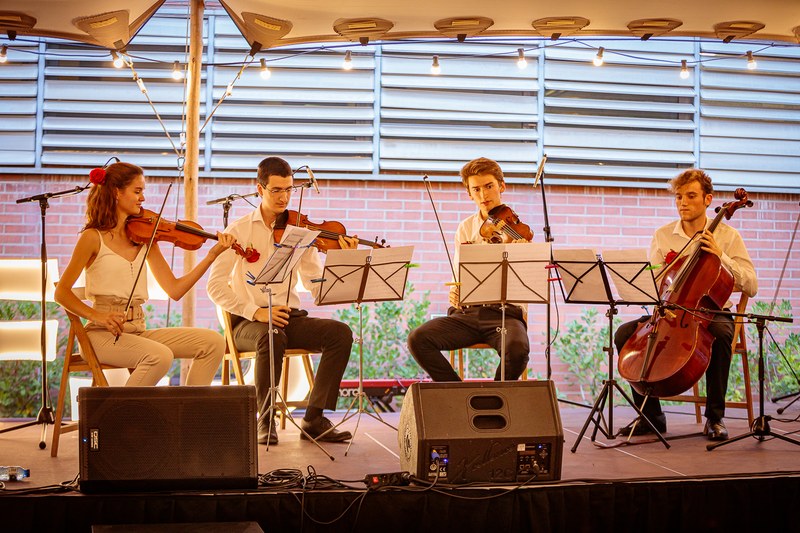 Actuació musical d'estudiants CFIS.jpg