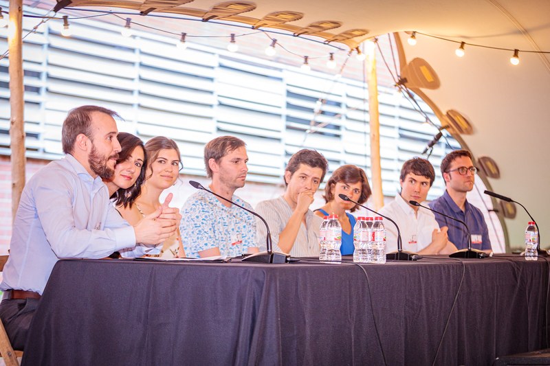 Taula rodona de titulats.jpg