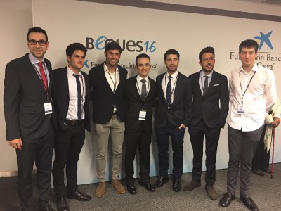 7 estudiants del CFIS reben beques de Postgrau de la Fundació "la Caixa"