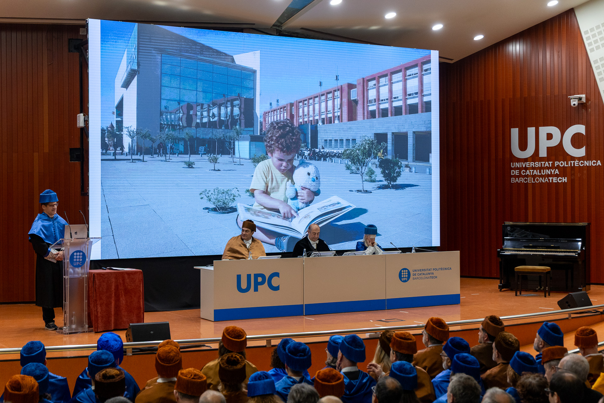 O. Vinyals-cerimònia HC 4